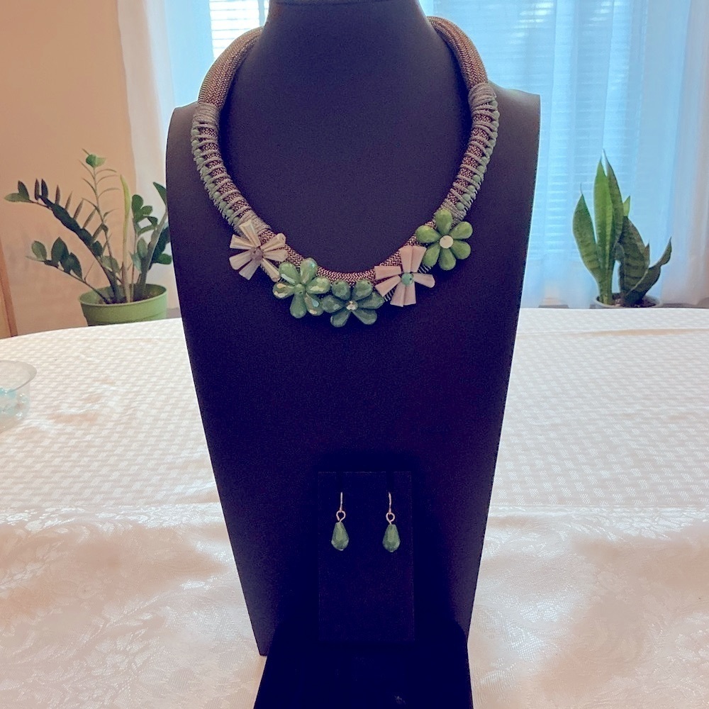Green and Gray Gold Tone Necklace and Earrings